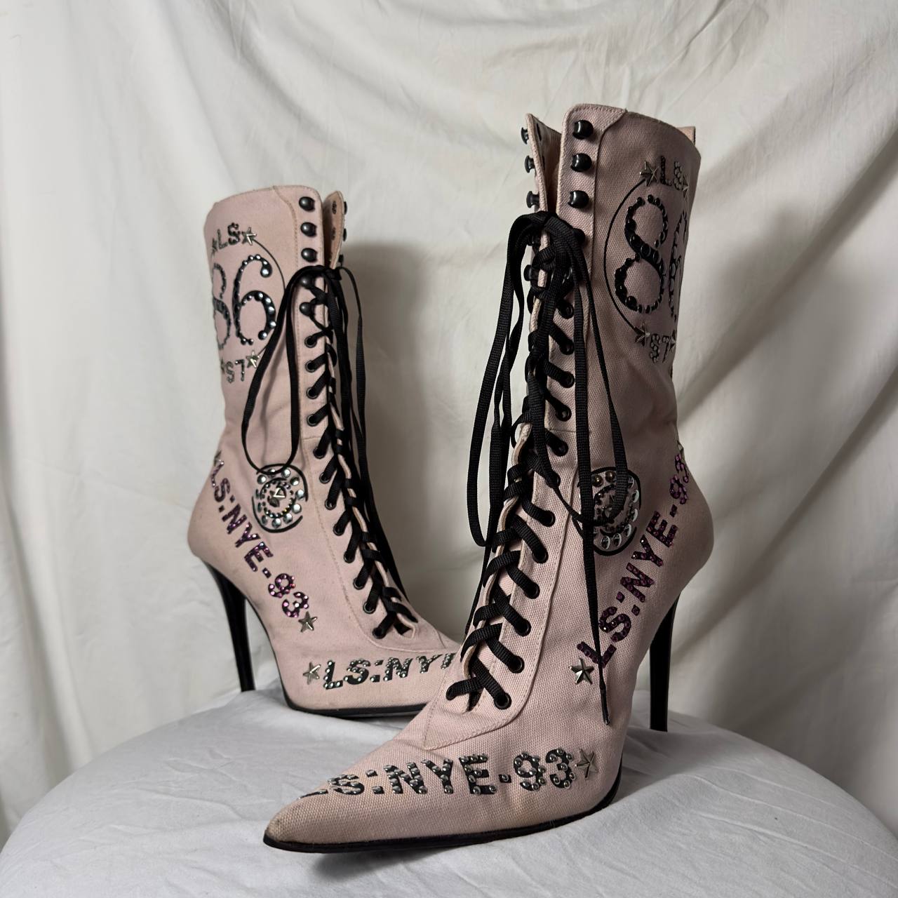 Le Silla Vintage Lace Up Sporty Heels