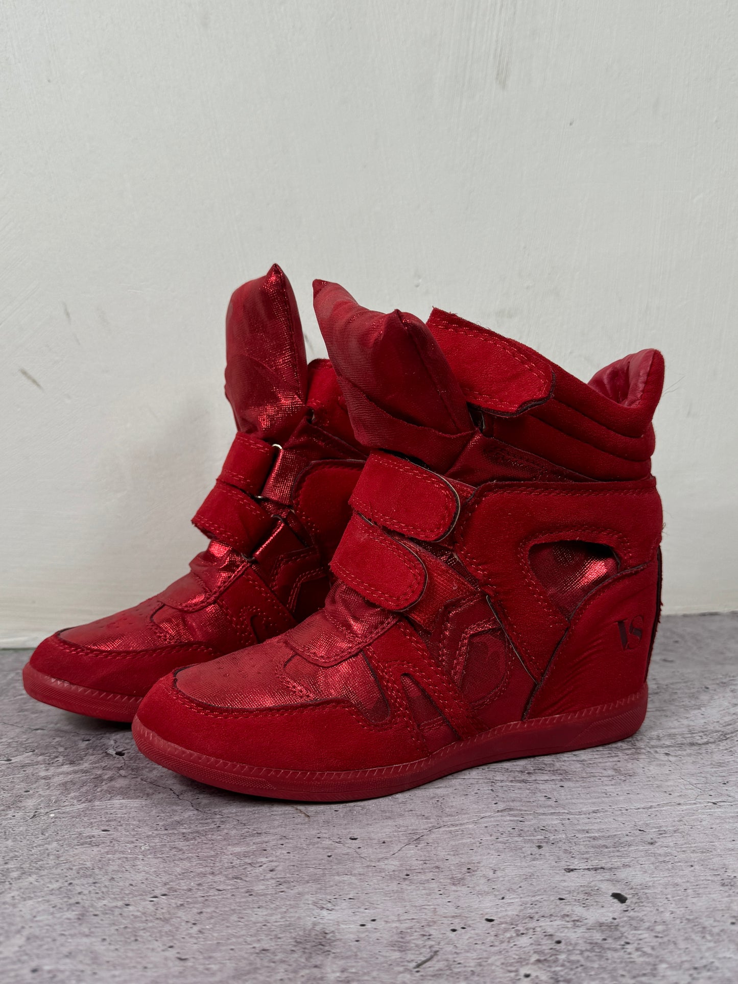 Vintage Red Wedge Sneakers 38/39