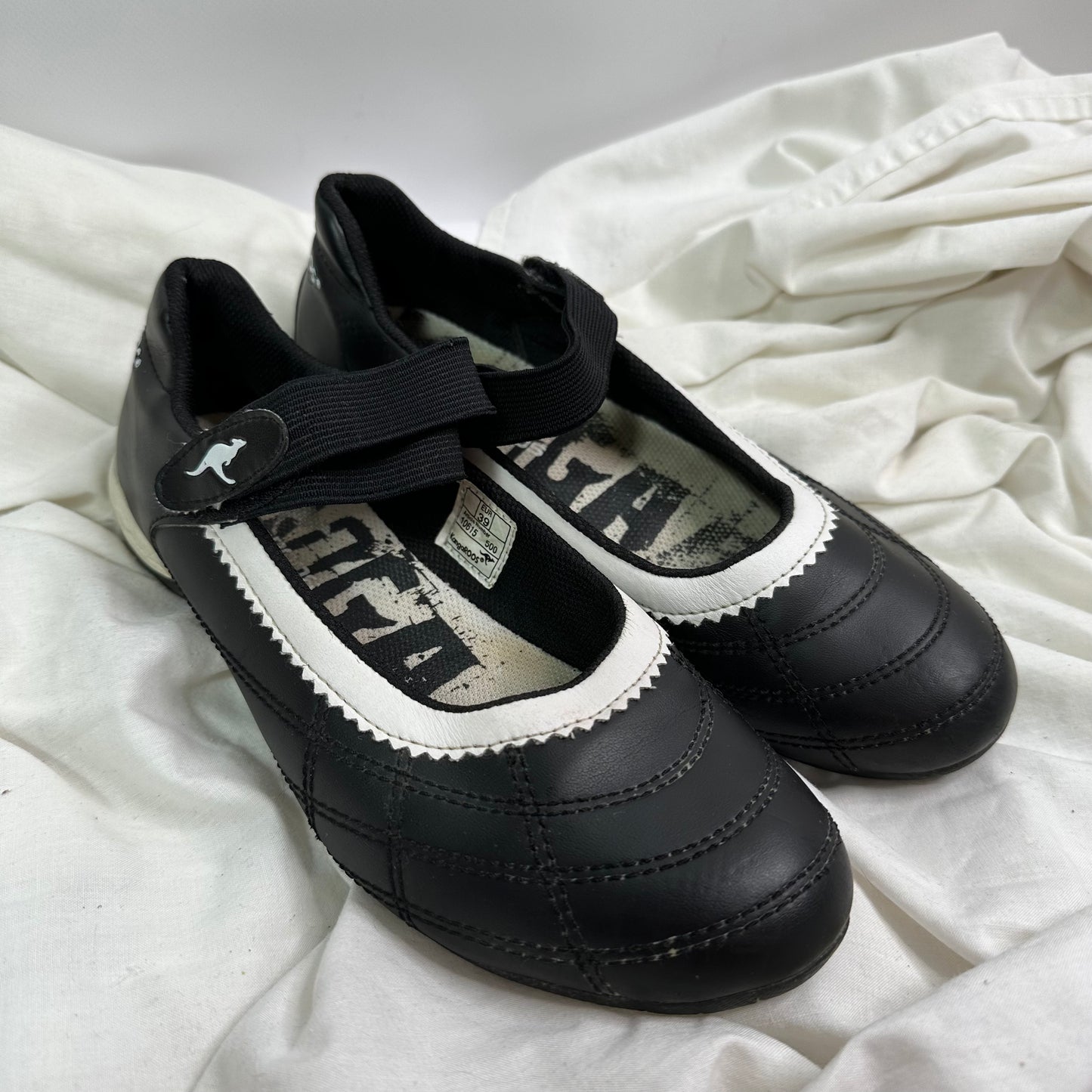 Kangaroos Vintage Ballet Flats