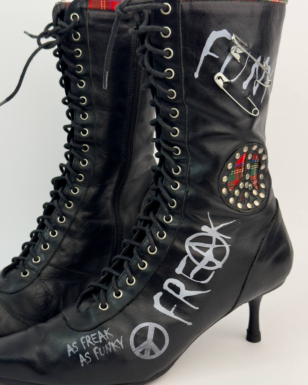 Vintage Punk Lace Up Boots — 39
