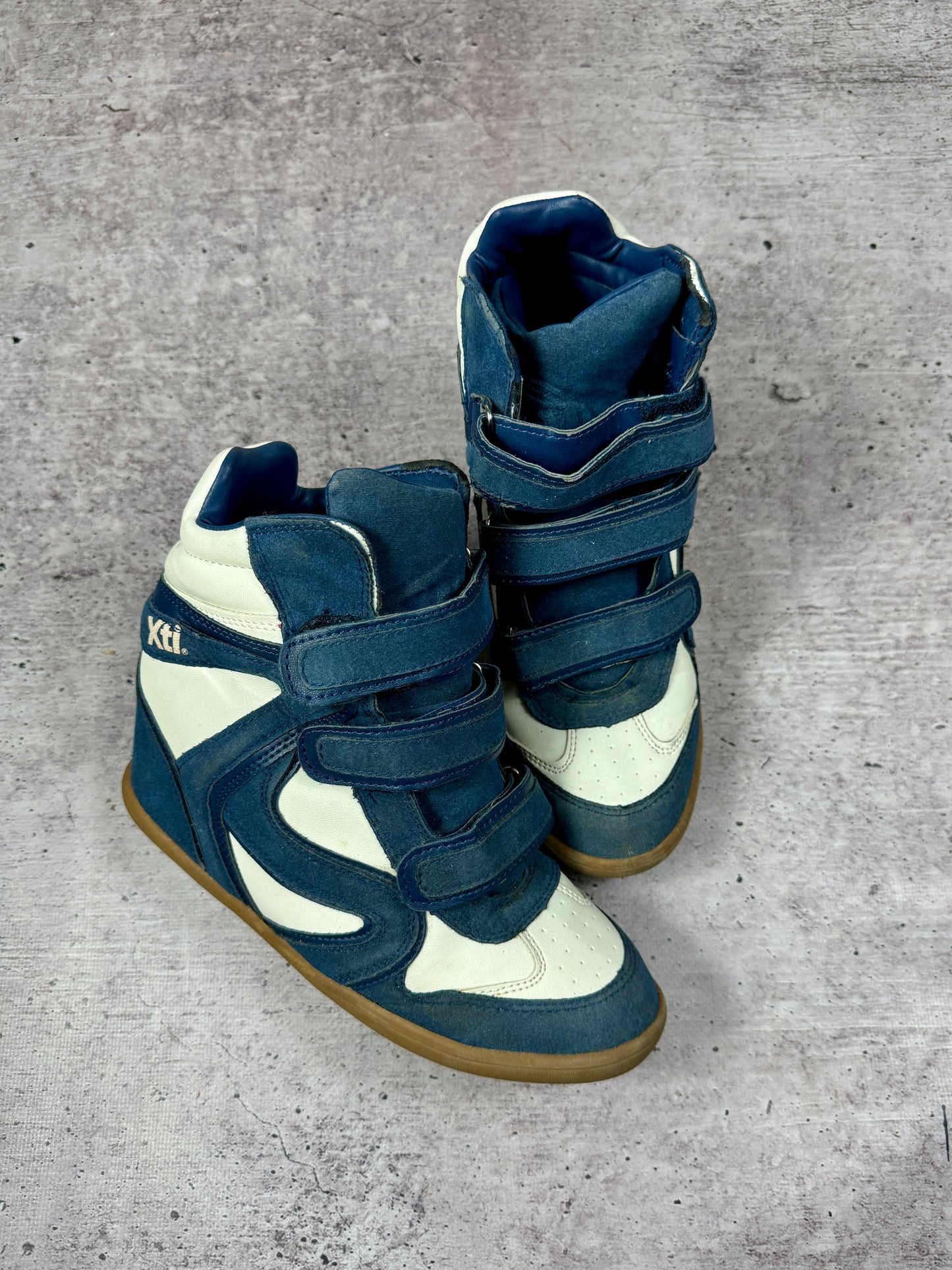 Vintage Wedge Sneakers 38/39