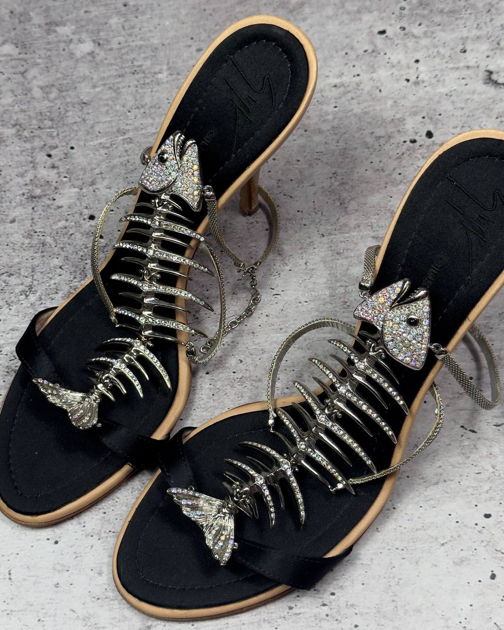 Giuseppe Zanotti 2004 Fishbone SATC Heels 38 - new with box