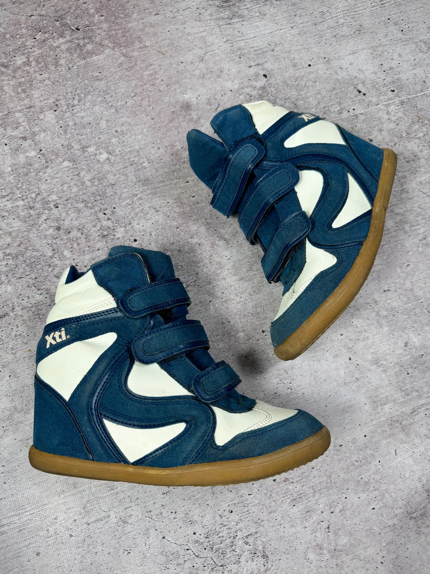 Vintage Wedge Sneakers 38/39