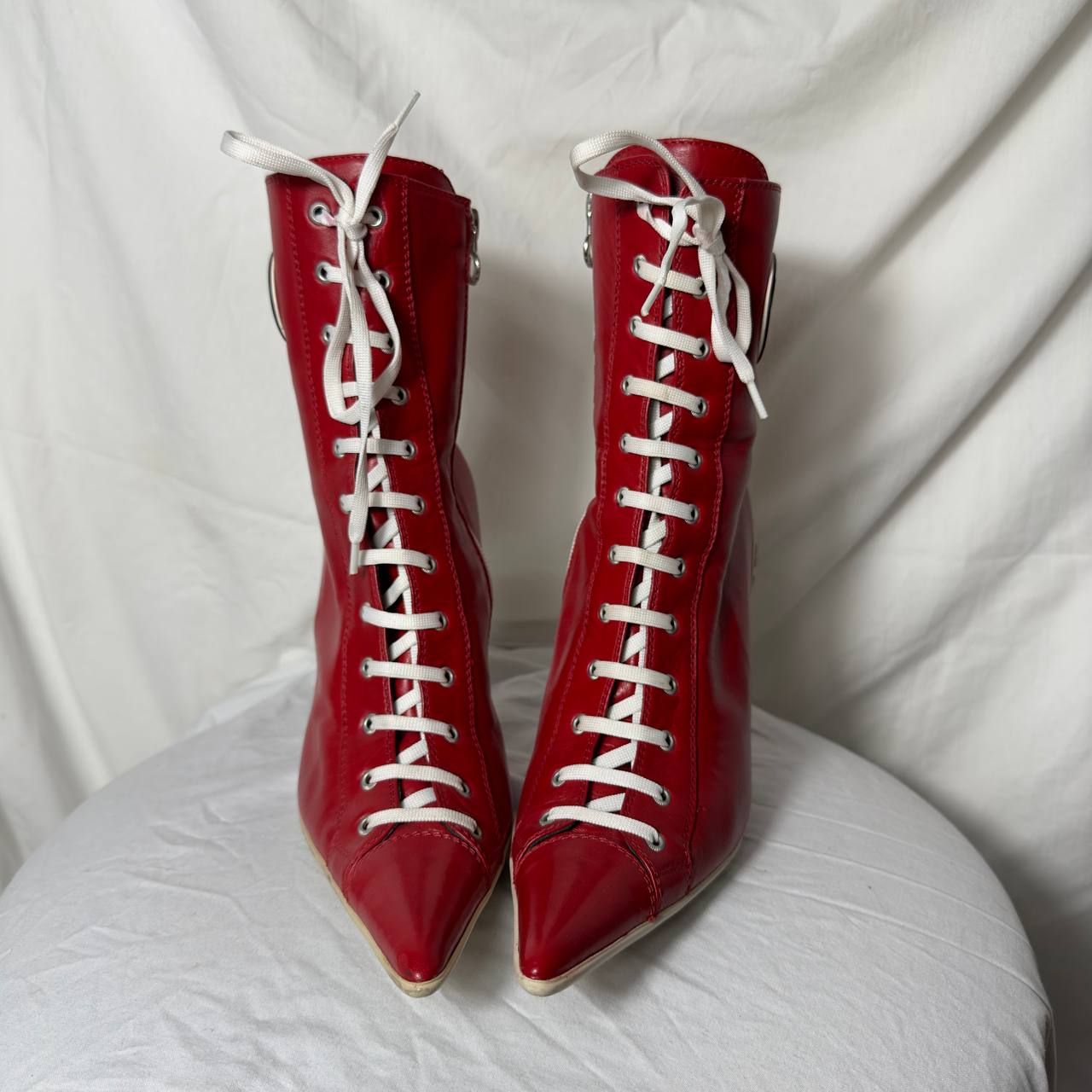 Le Silla Vintage Sporty Lace Up Heels