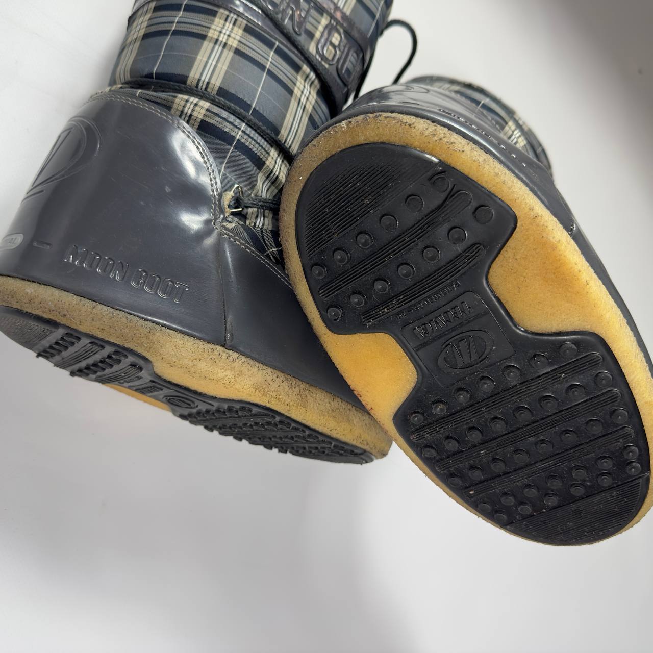 Vintage Plaid Moon Boots Original