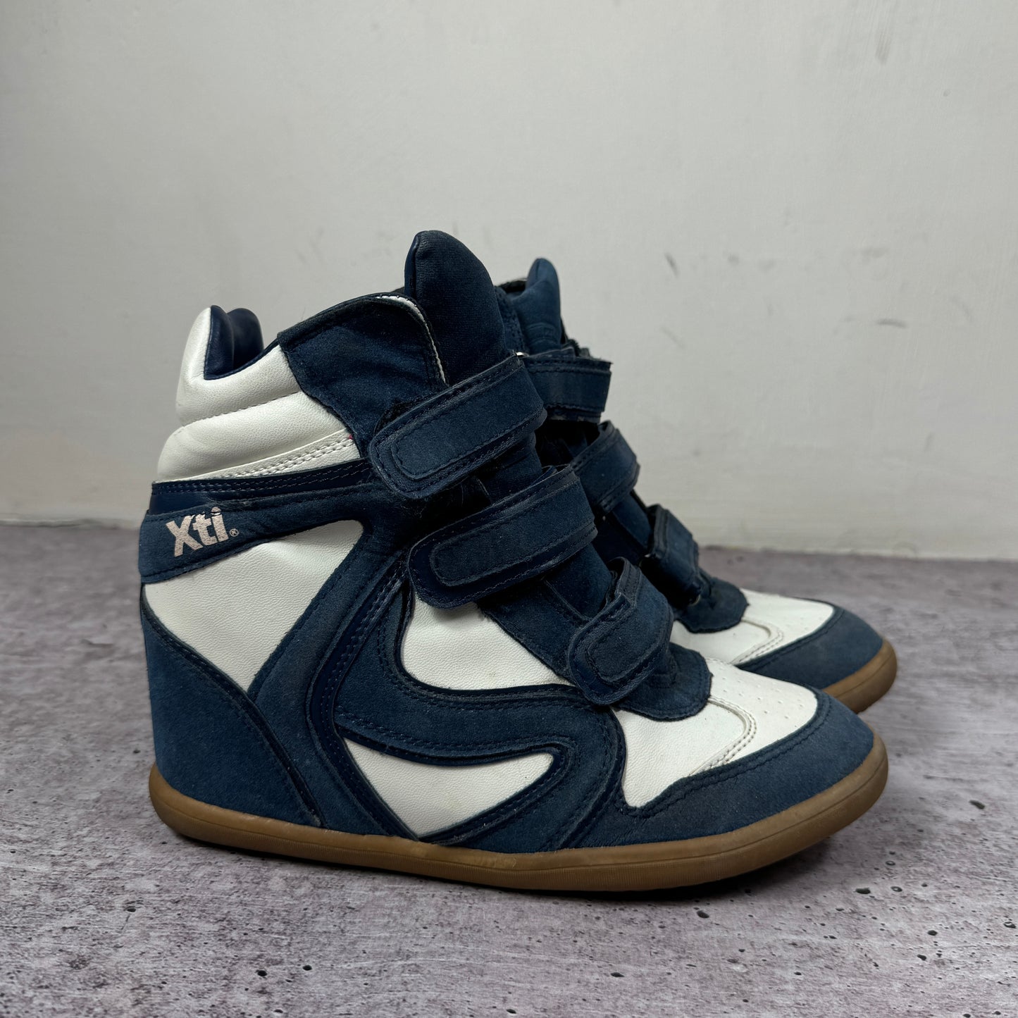 Vintage Wedge Sneakers 38/39