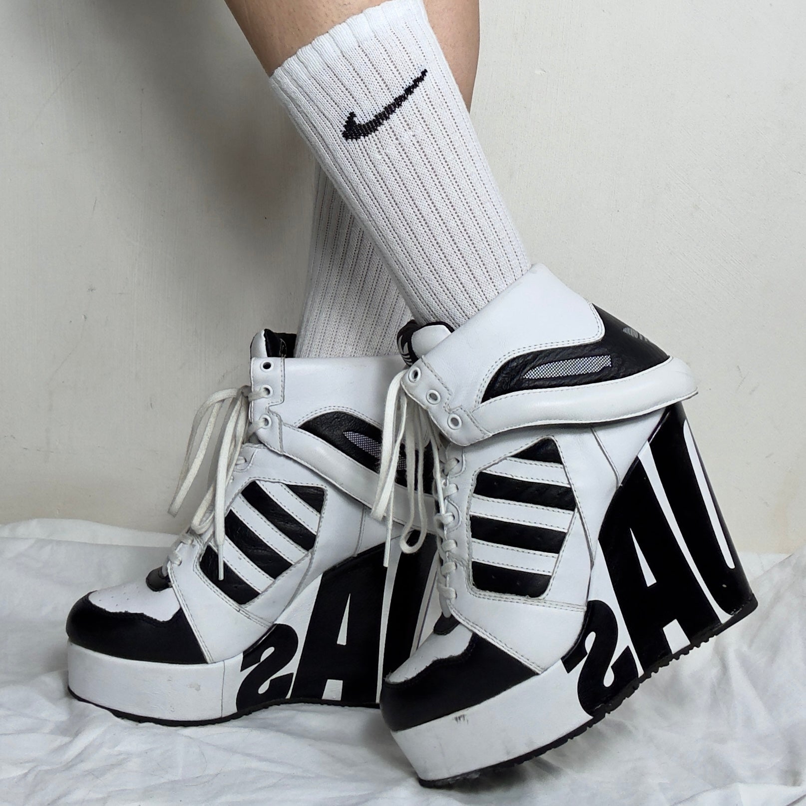 Adidas Jeremy Scott Rare Wedge Sneaker Heels - Streetball Platform 39/ darina`s garms Adidas Jeremy Scott Rare Wedge Sneaker Heels - Streetball Platform 39/ darina`s garms