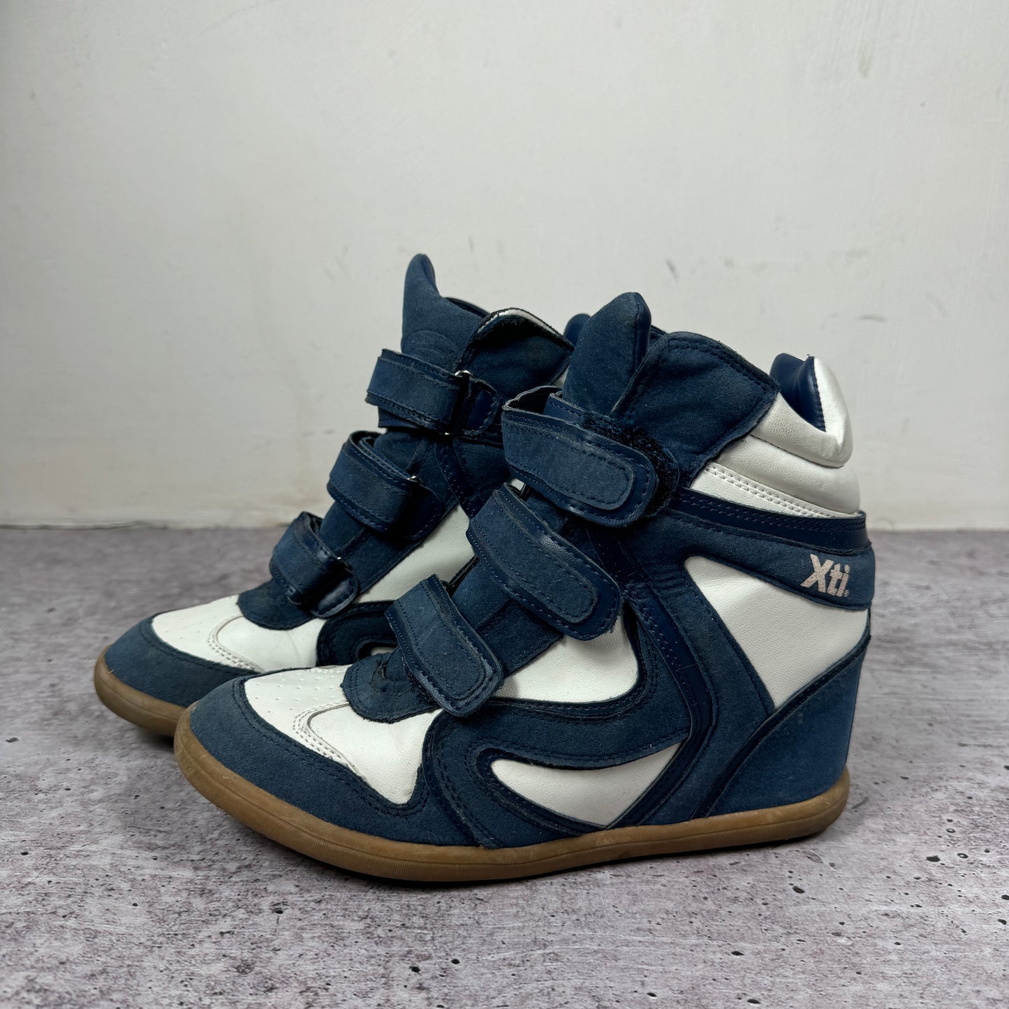 Vintage Wedge Sneakers 38/39