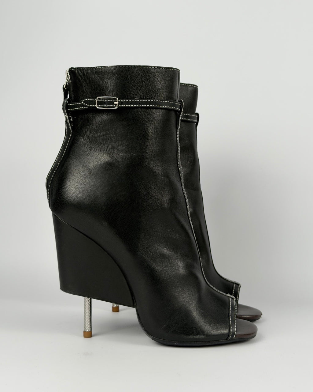 Givenchy S/S 2015 Narlia Runway Leather Ankle Boots — 39