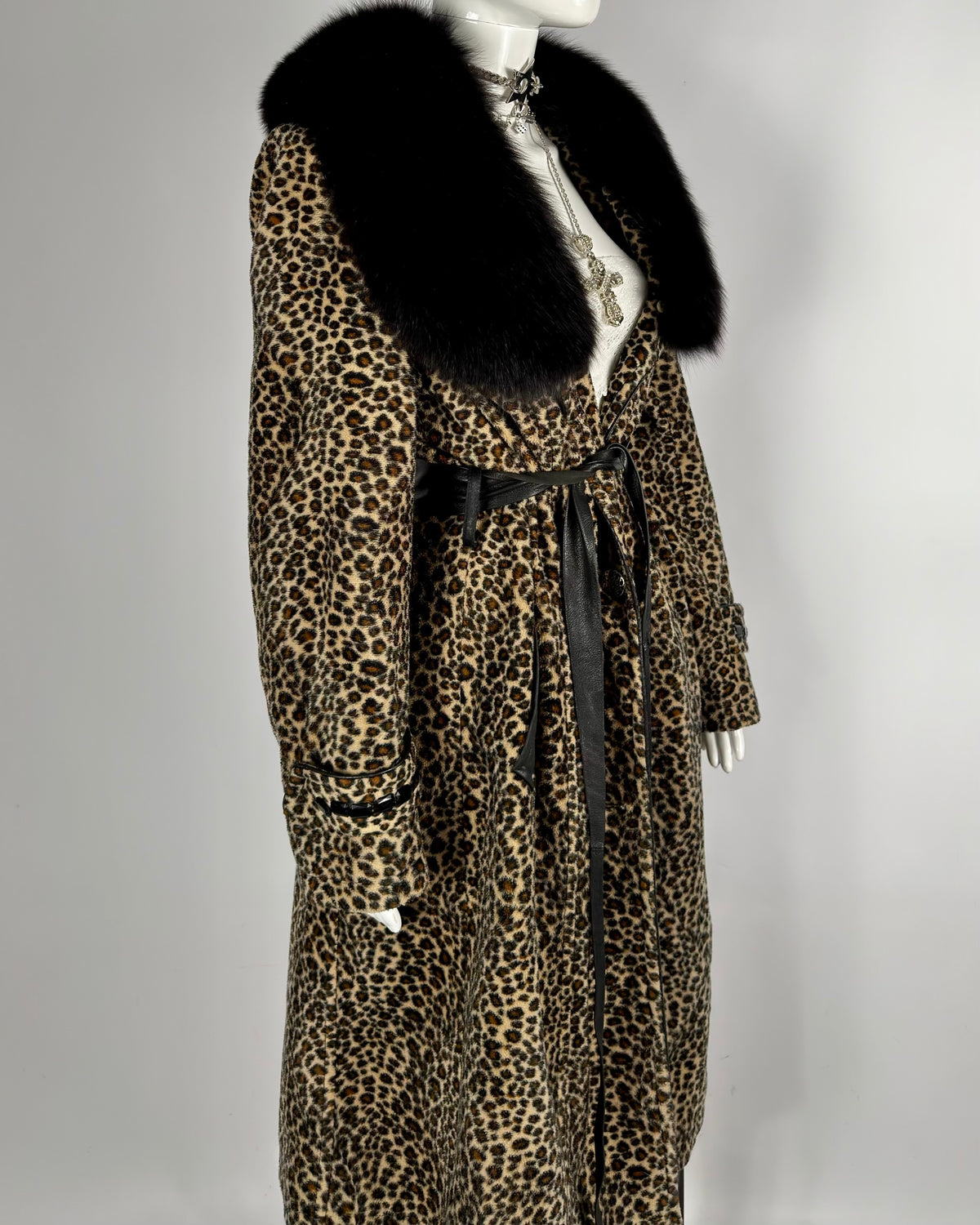 Vintage Faux Fur Coat with Fur Collar — S/M