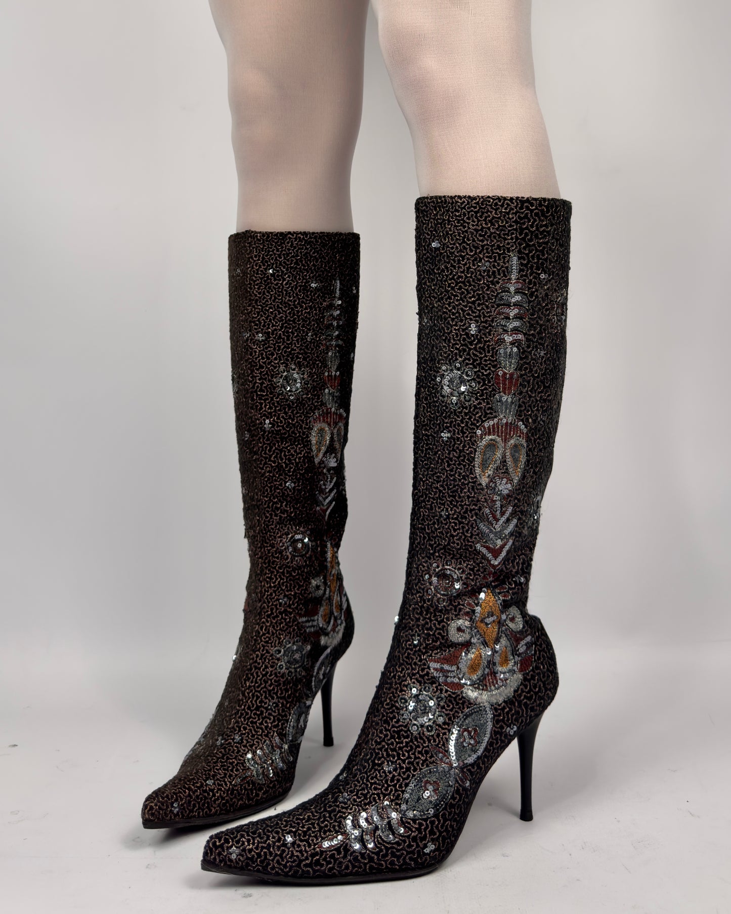Vintage Embroidered Boots — 38.5