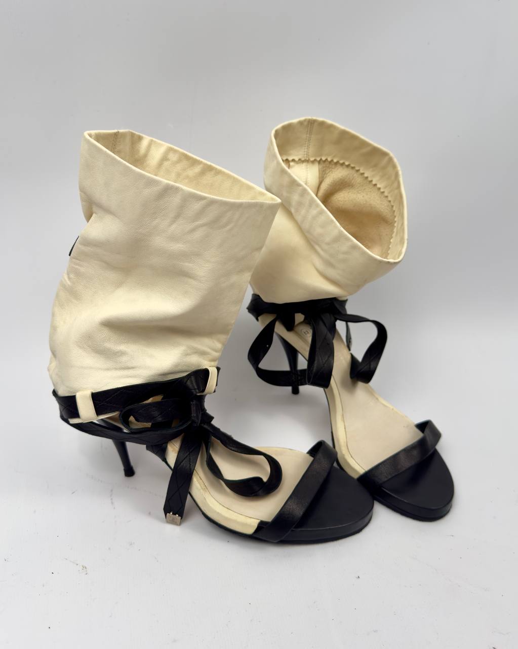 Chanel SS 2006 Runway Leather Heels — 38.5