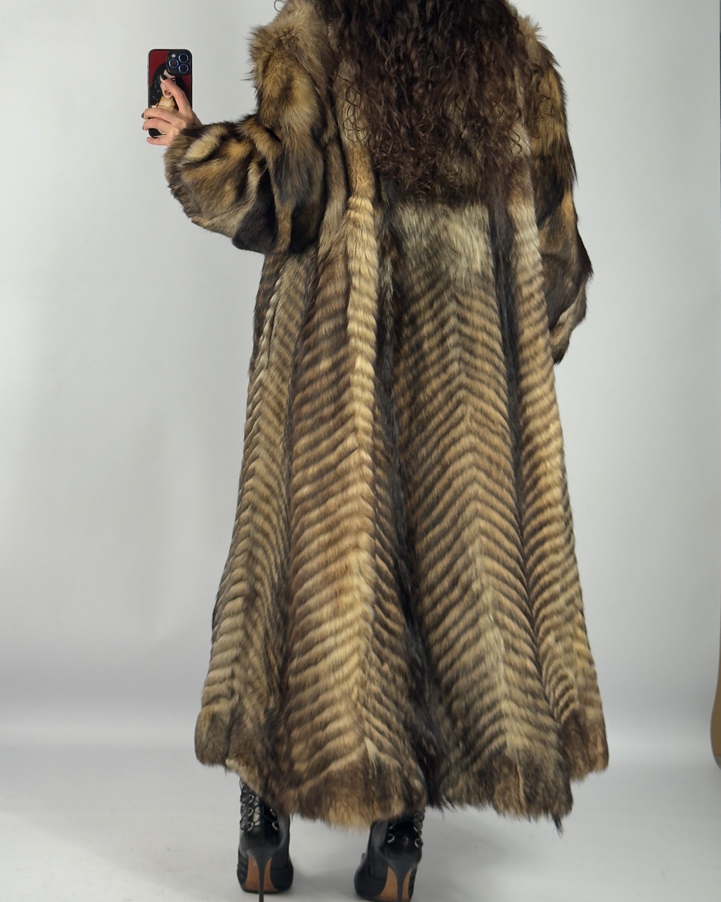 Vintage Fur Coat — M/XL