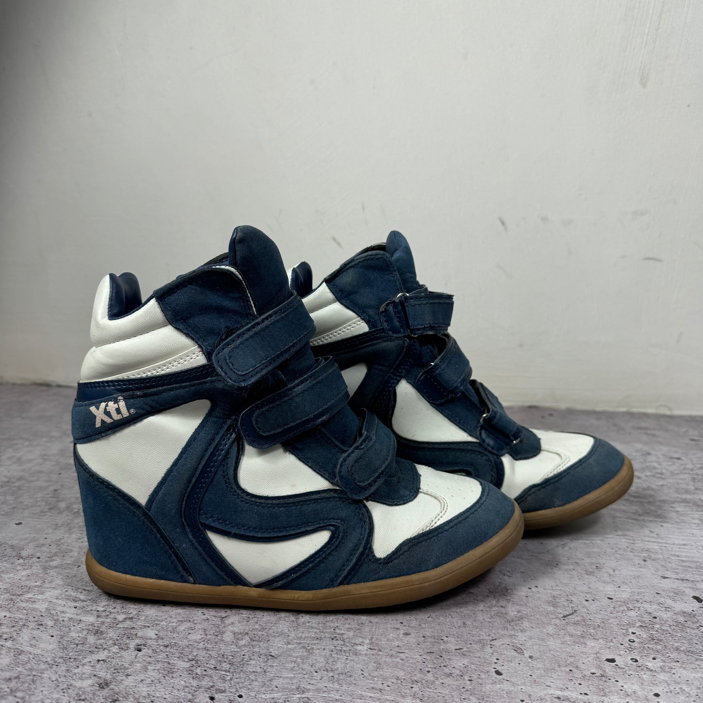 Vintage Wedge Sneakers 38/39