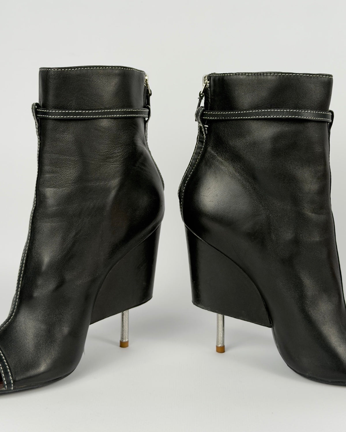 Givenchy S/S 2015 Narlia Runway Leather Ankle Boots — 39