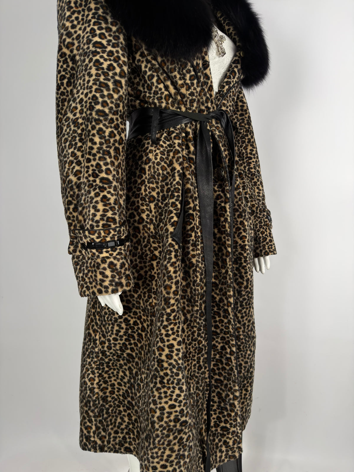 Vintage Faux Fur Coat with Fur Collar — S/M
