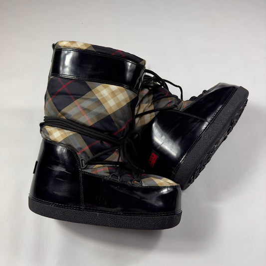 Burberry Vintage Plaid Snow Moon Boots