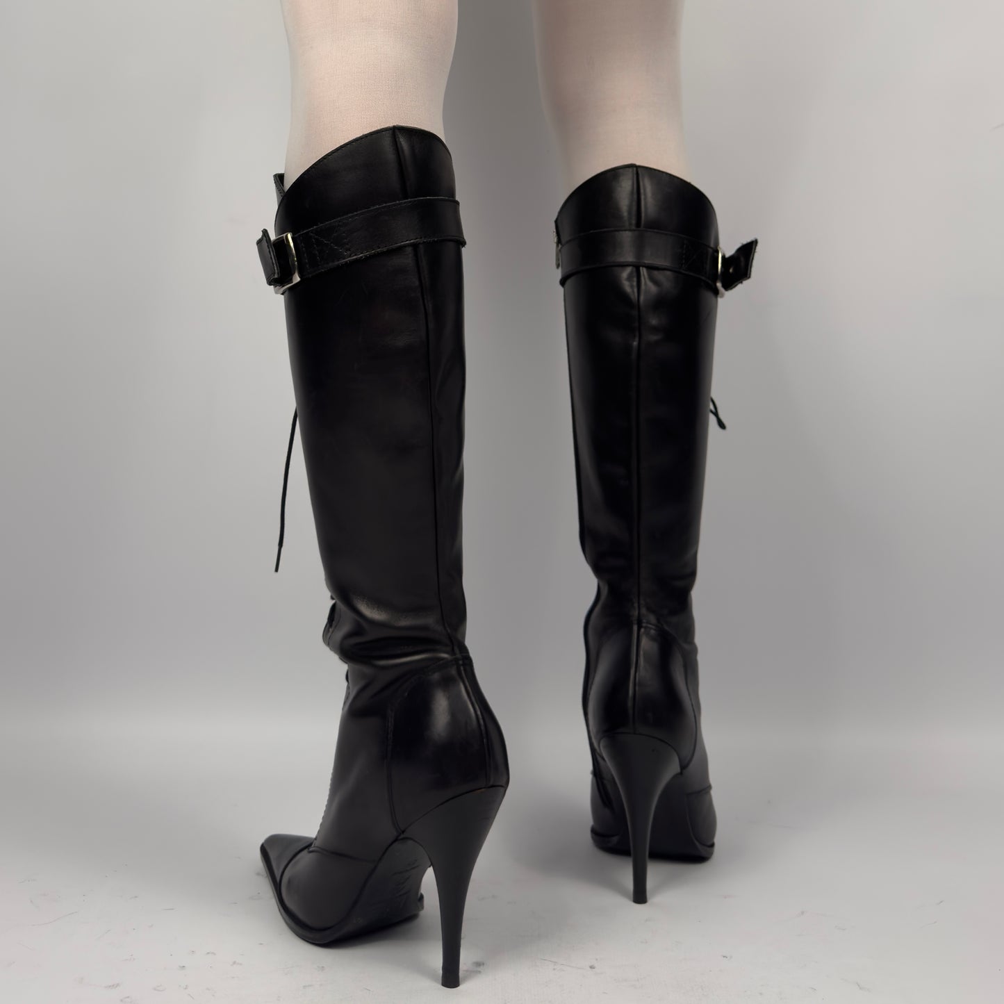 Dolce & Gabbana Vintage Leather Lace Up Boots — 39