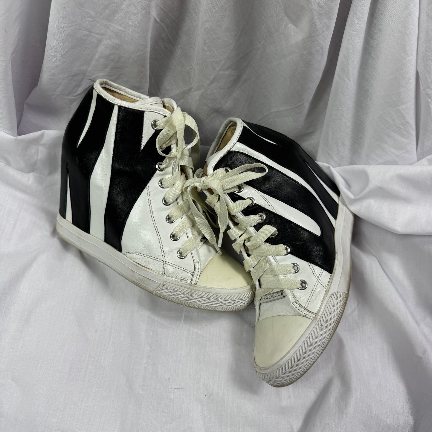 DKNY Vintage Wedge Sneakers 39.5/40