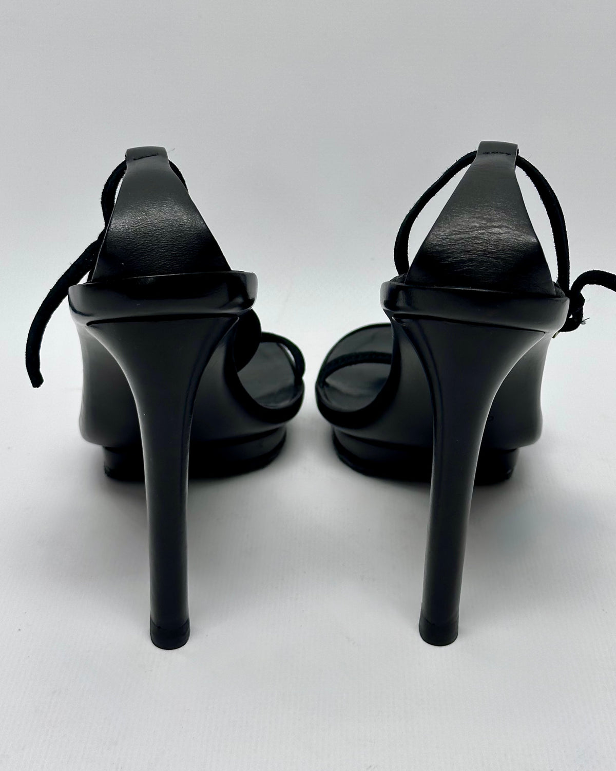 Gucci by Tom Ford S/S2002 Heart Heels — 38.5/39