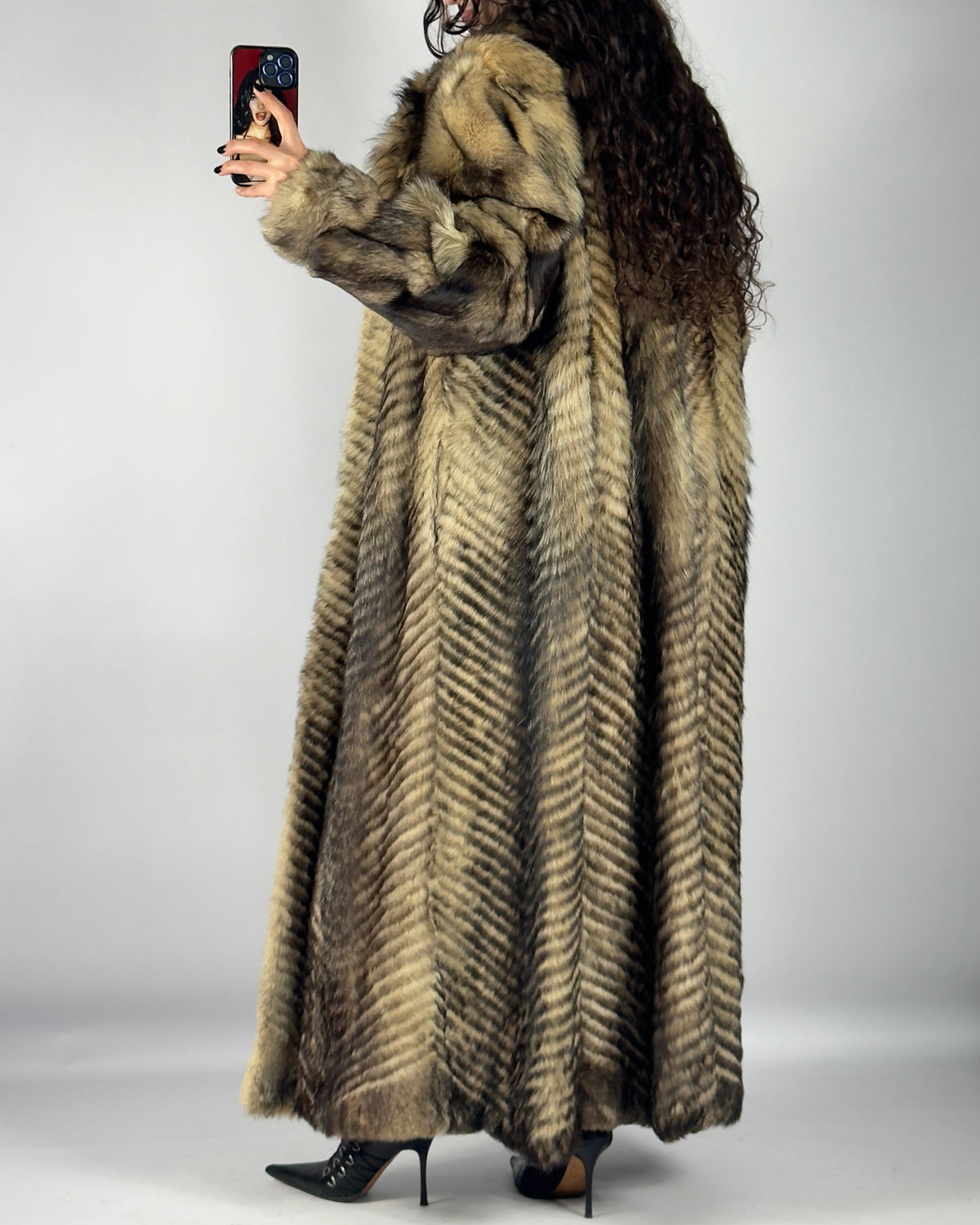 Vintage Fur Coat — M/XL