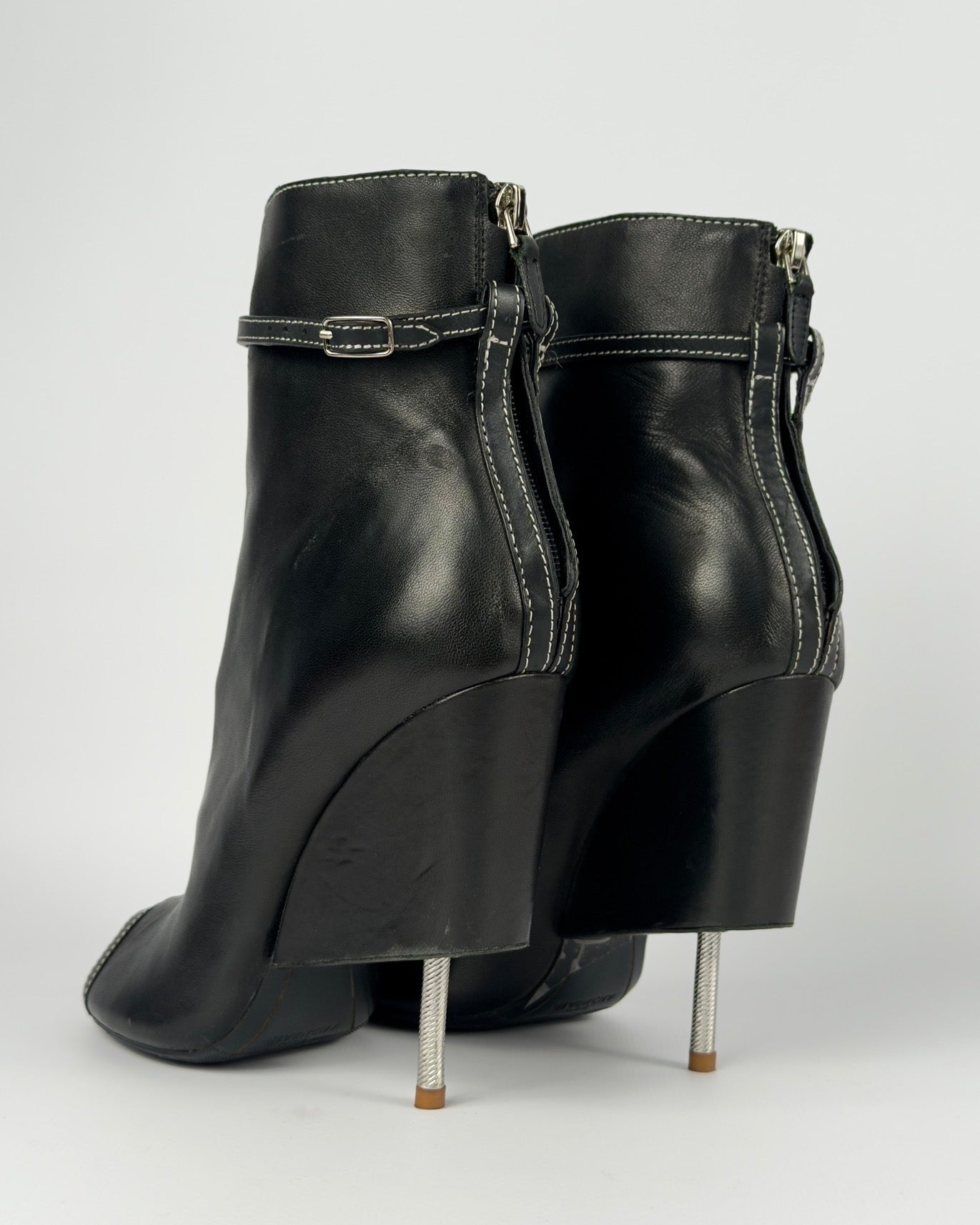 Givenchy S/S 2015 Narlia Runway Leather Ankle Boots — 39