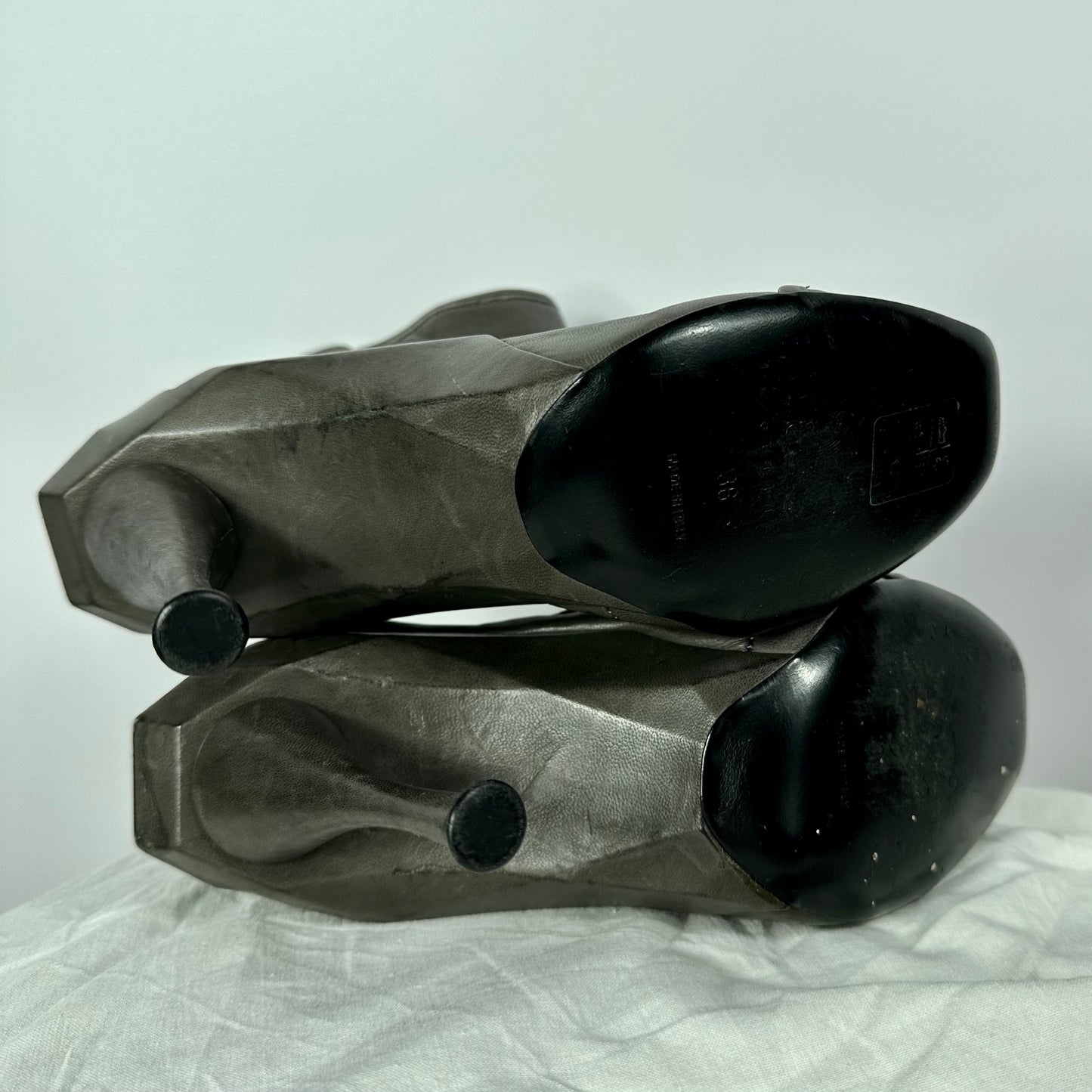 Celine FW2008 Runway Low Boot Leather Heels 36