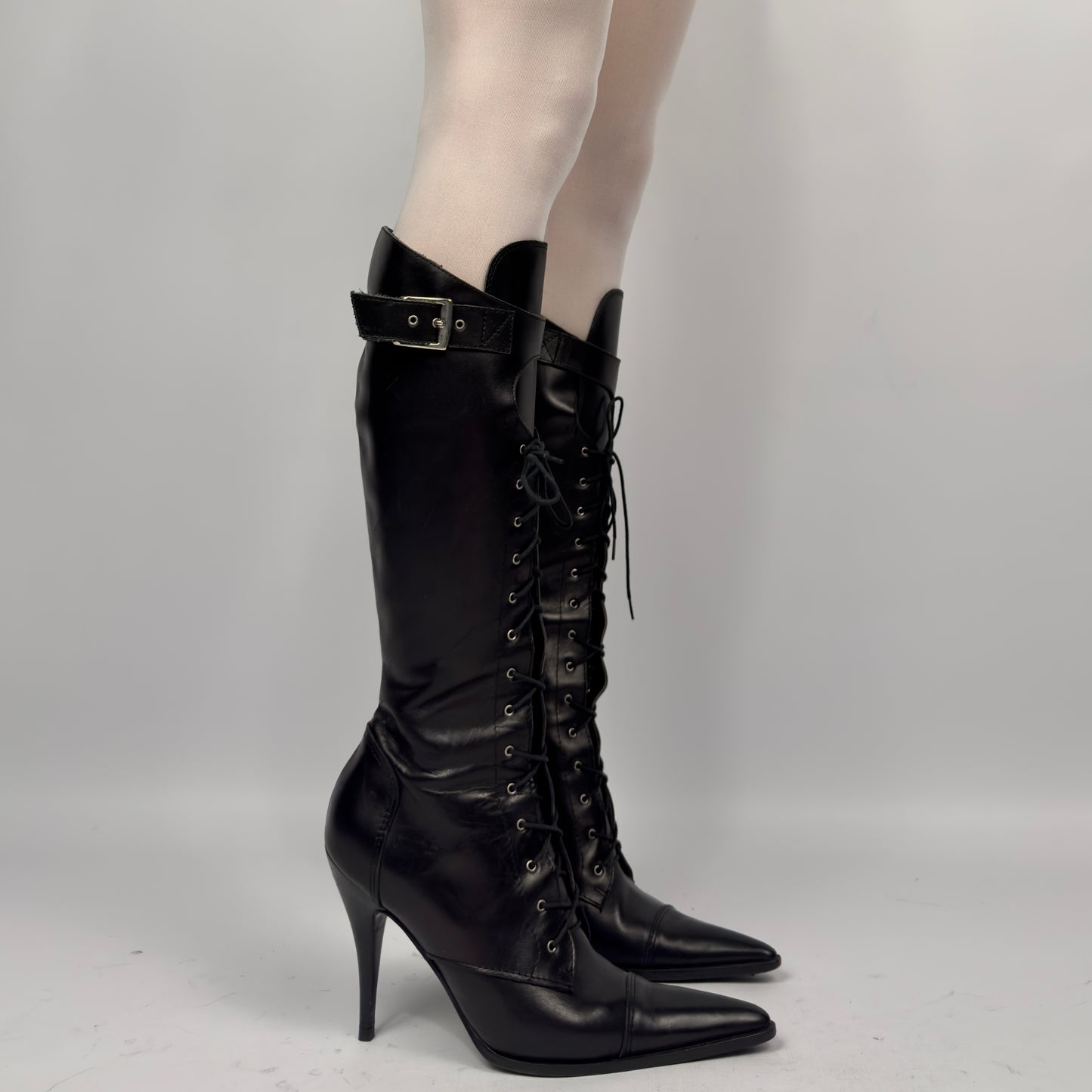 Dolce & Gabbana Vintage Leather Lace Up Boots — 39