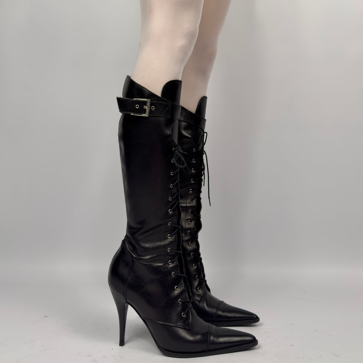 Dolce & Gabbana Vintage Leather Lace Up Boots — 39