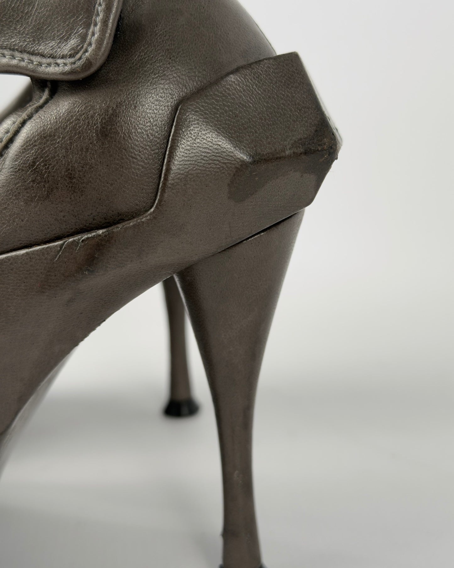 Celine FW 2008 Runway Low Boot Leather Heels — 36
