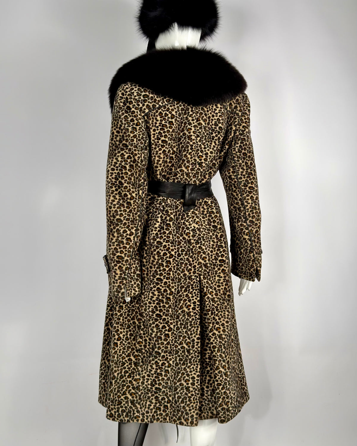 Vintage Faux Fur Coat with Fur Collar — S/M