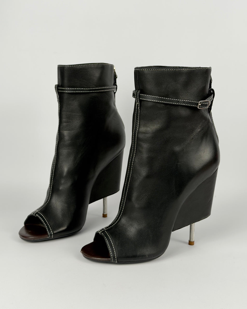 Givenchy S/S 2015 Narlia Runway Leather Ankle Boots — 39