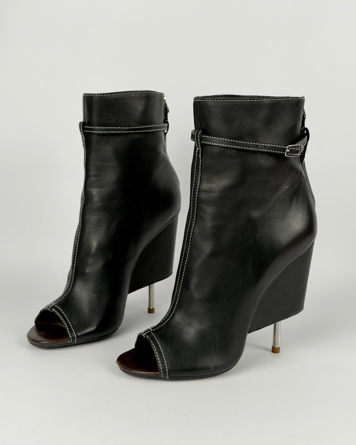Givenchy S/S 2015 Narlia Runway Leather Ankle Boots — 39