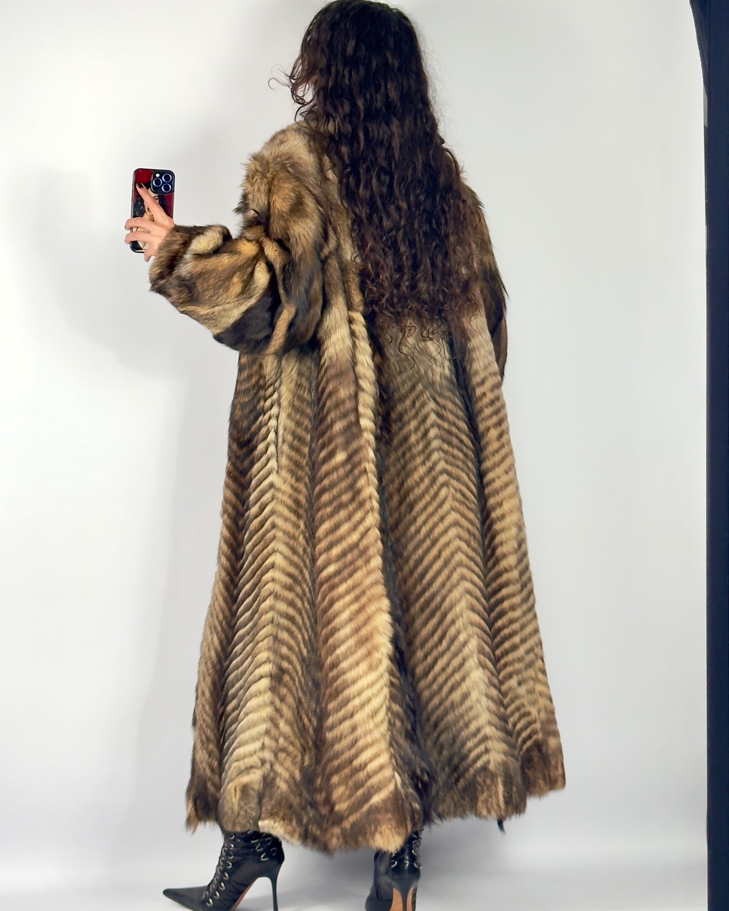 Vintage Fur Coat — M/XL