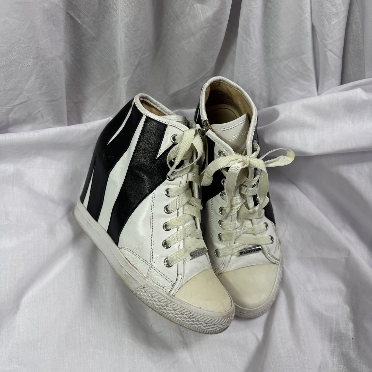 DKNY Vintage Wedge Sneakers 39.5/40