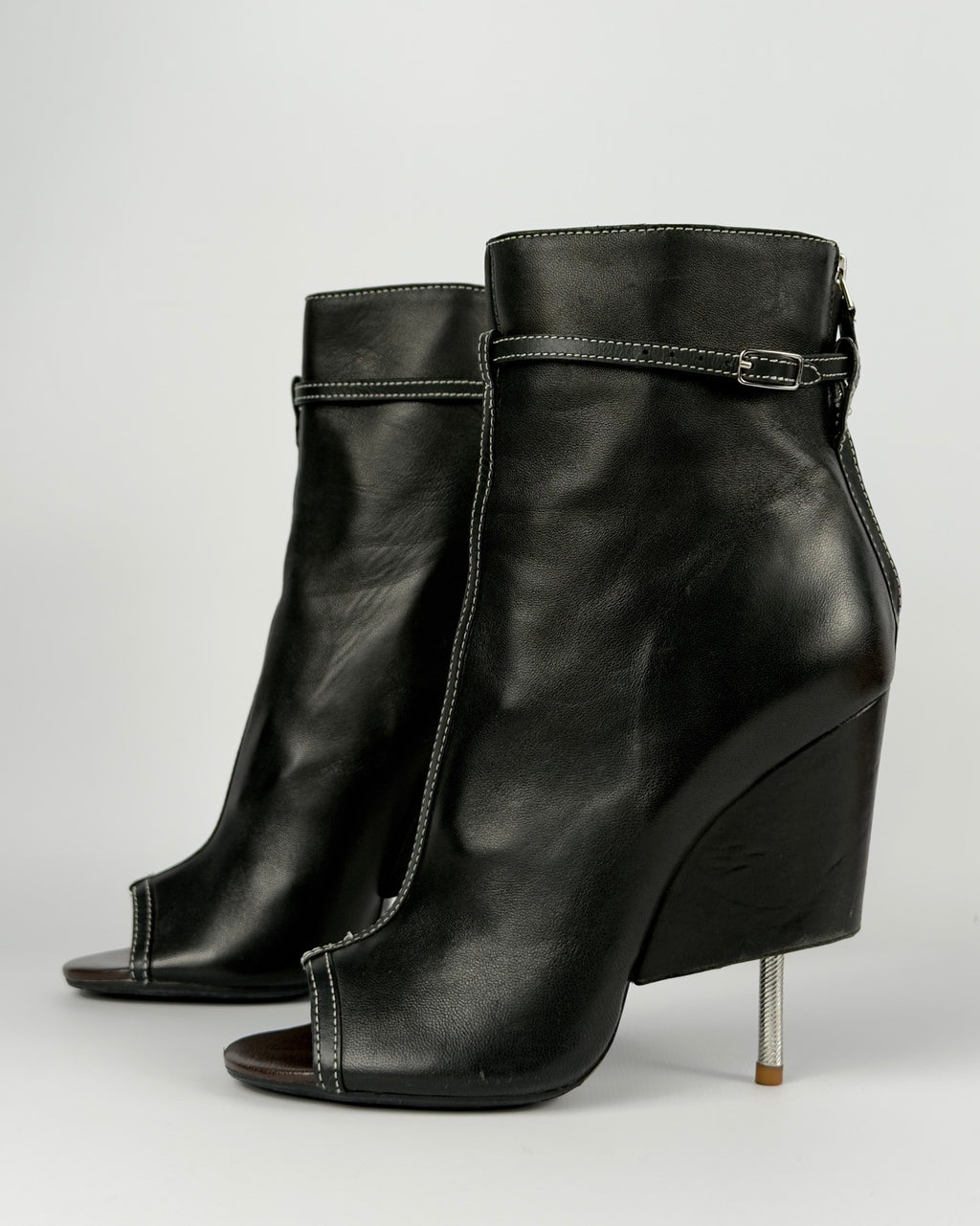 Givenchy S/S 2015 Narlia Runway Leather Ankle Boots — 39
