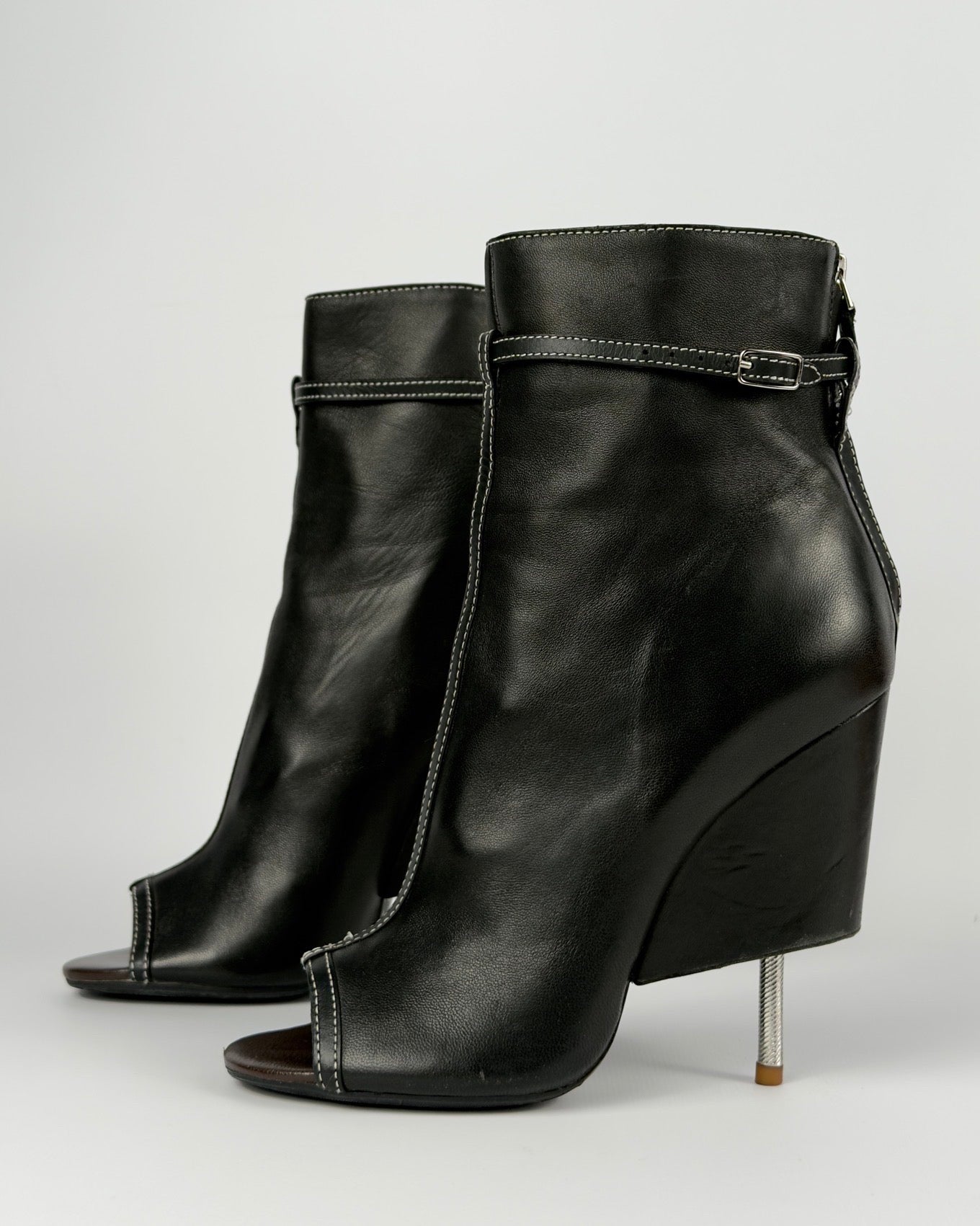 Givenchy S/S 2015 Narlia Runway Leather Ankle Boots — 39