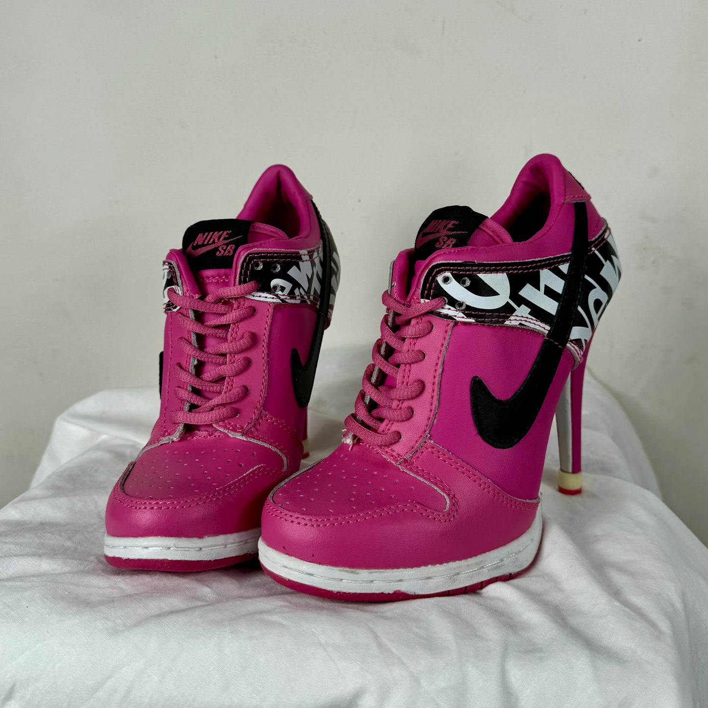 “Nike” Heels 36