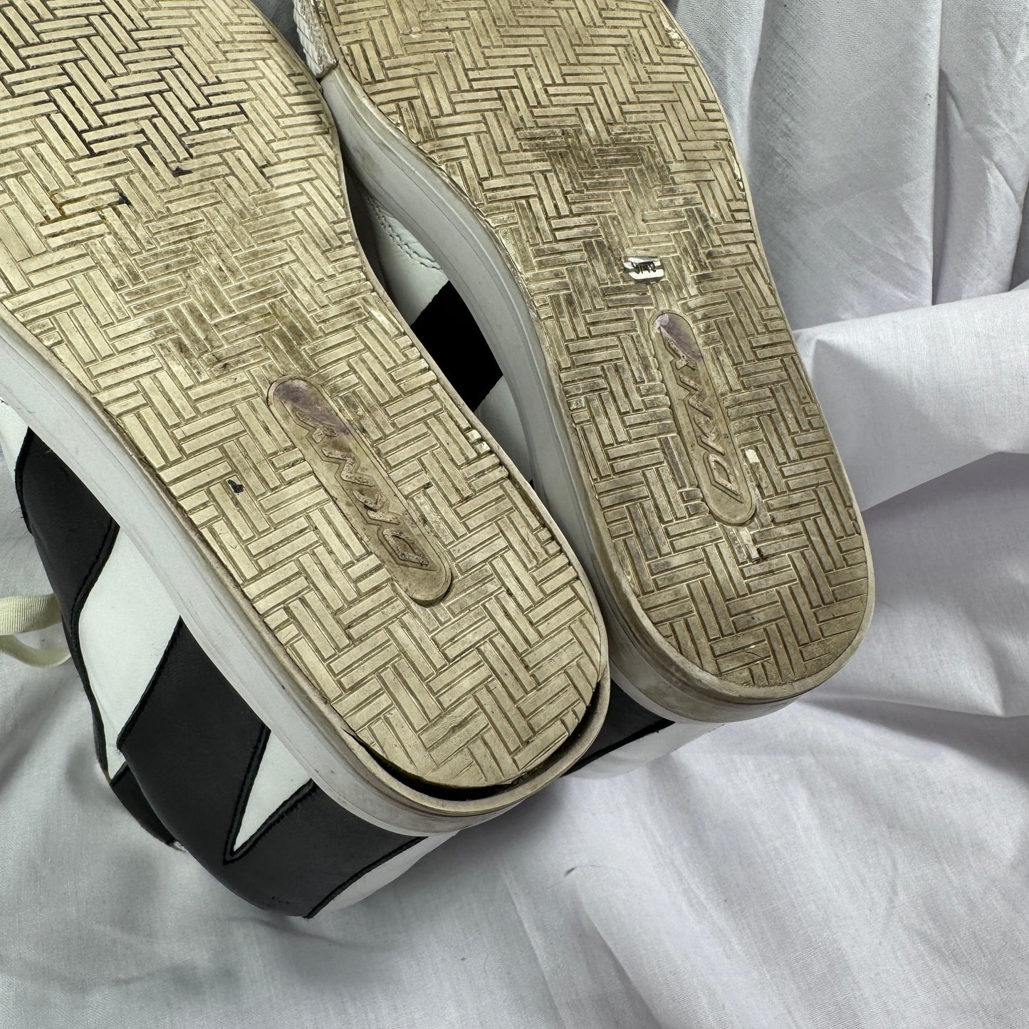 DKNY Vintage Wedge Sneakers 39.5/40