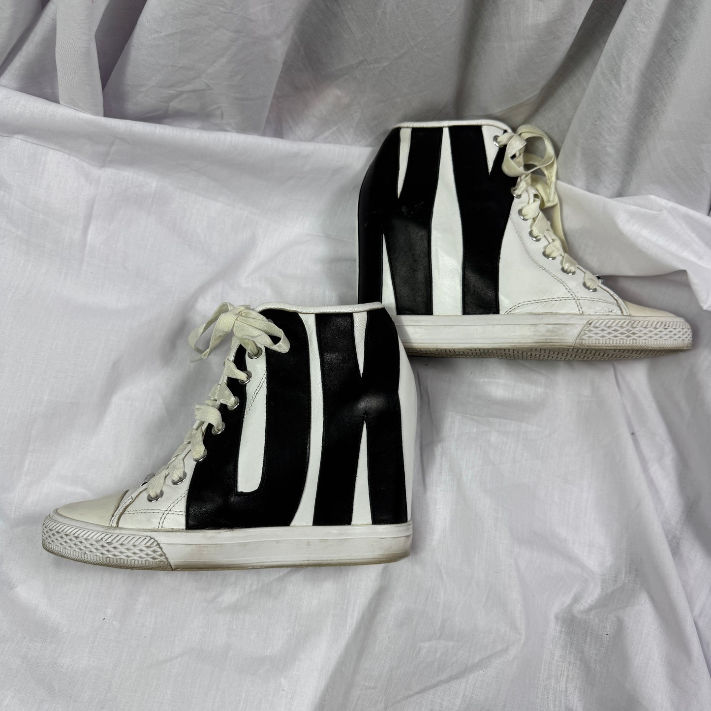 DKNY Vintage Wedge Sneakers 39.5/40