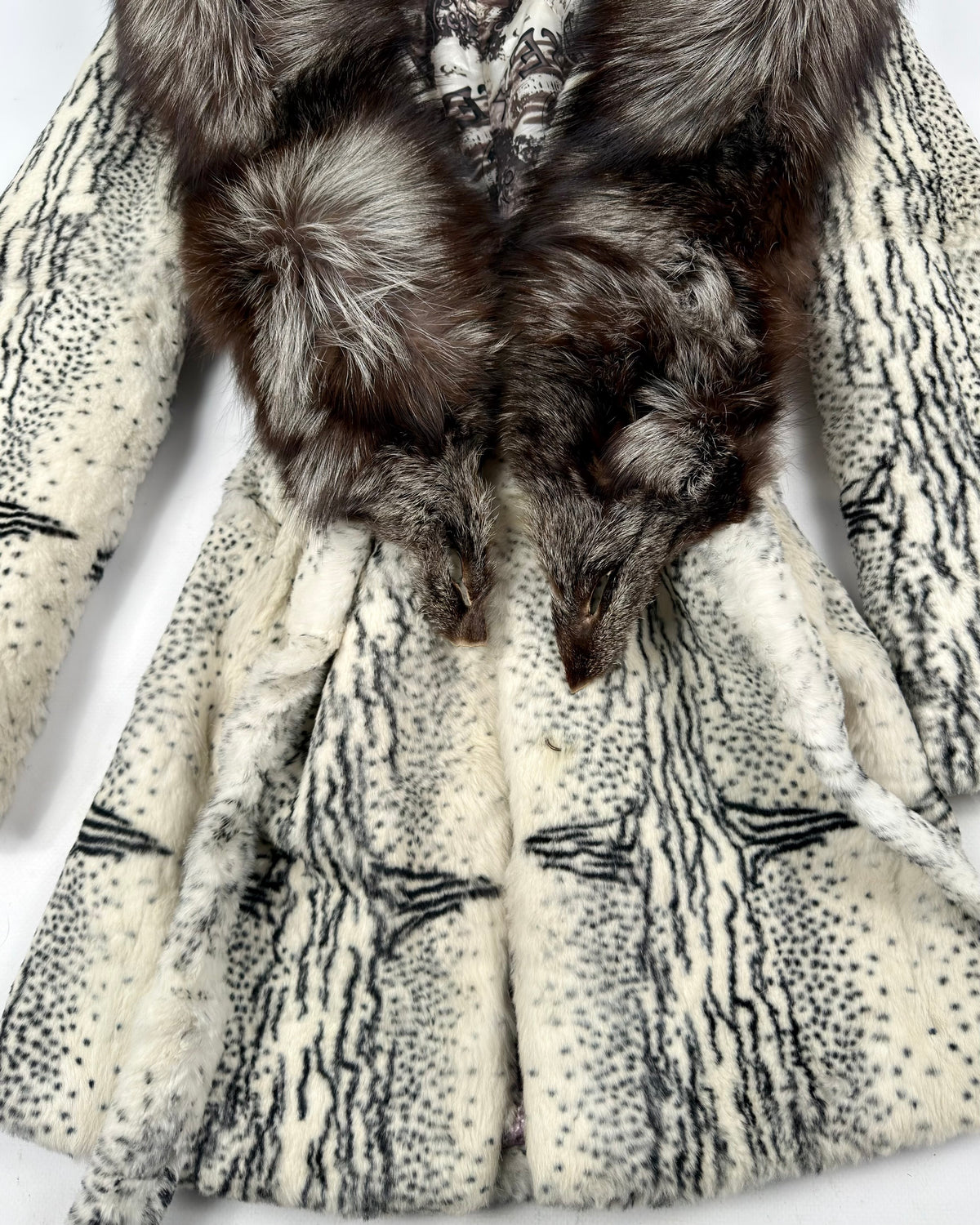 Vintage Fur Coat with Fox Collar — M/L