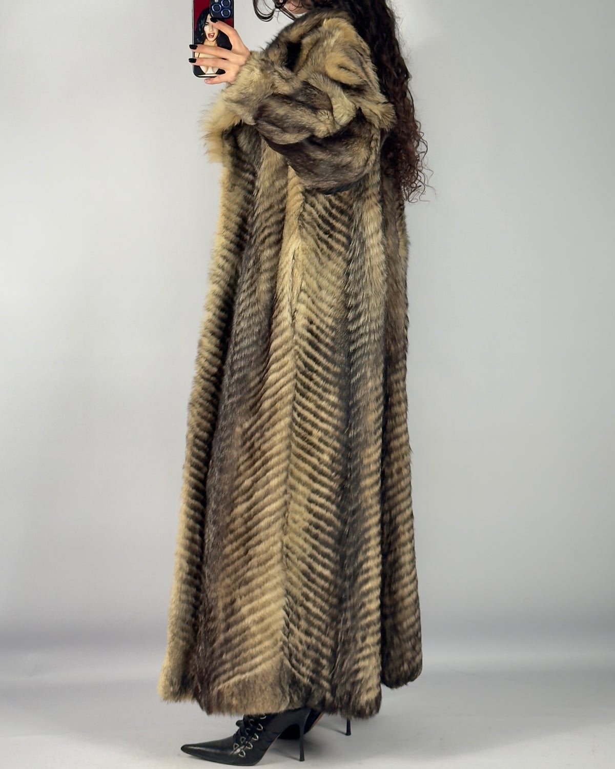 Vintage Fur Coat — M/XL