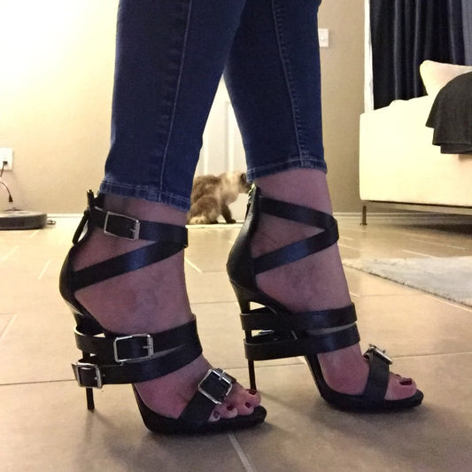 Giuseppe Zanotti Buckle Heels — 38