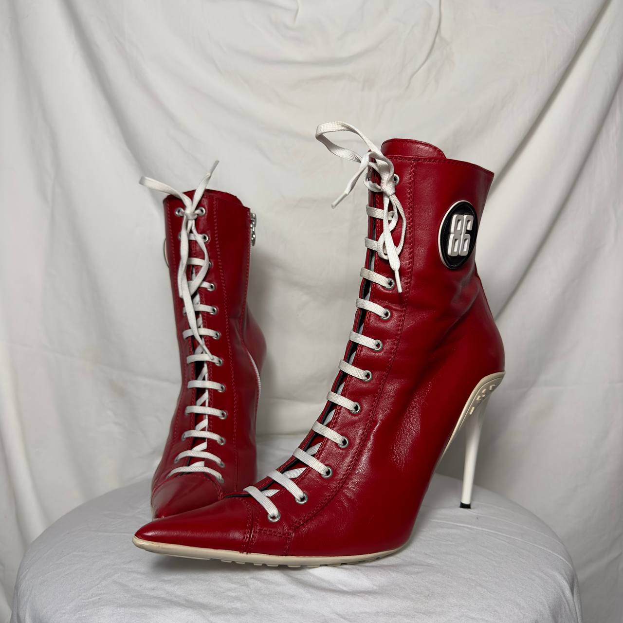 Le Silla Vintage Sporty Lace Up Heels