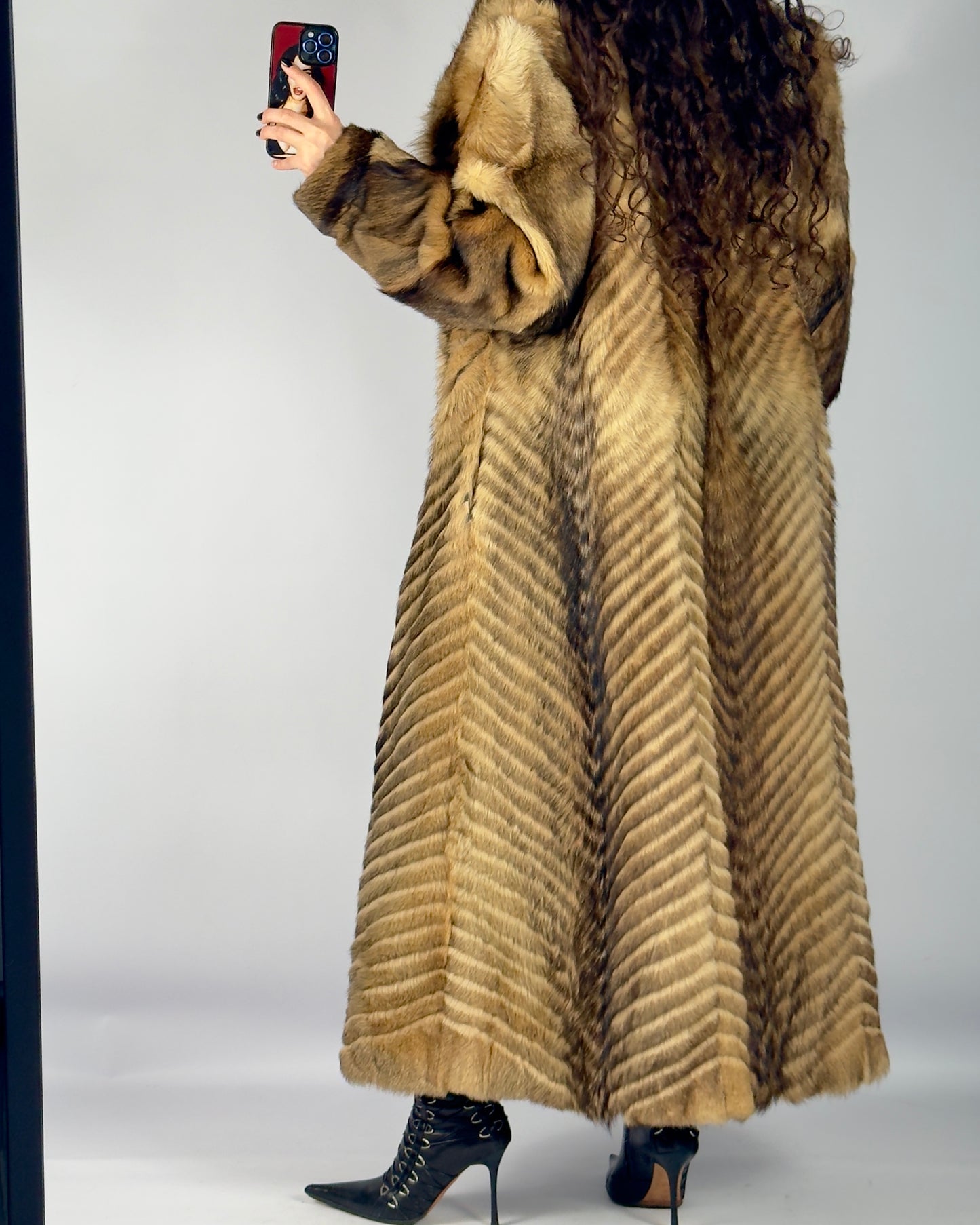 Vintage Fur Coat — M/XL