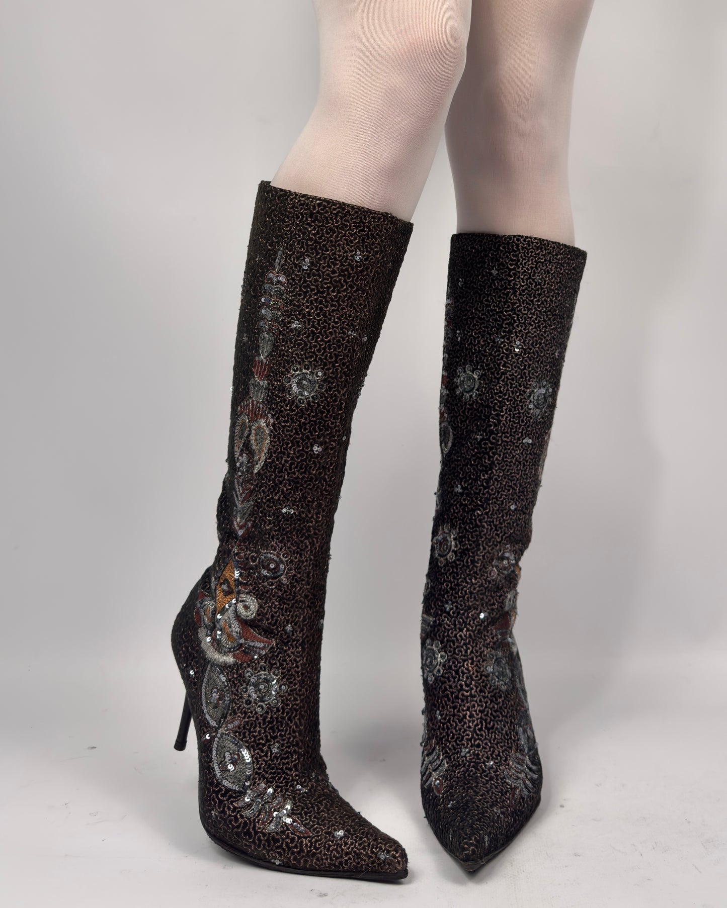 Vintage Embroidered Boots — 38.5