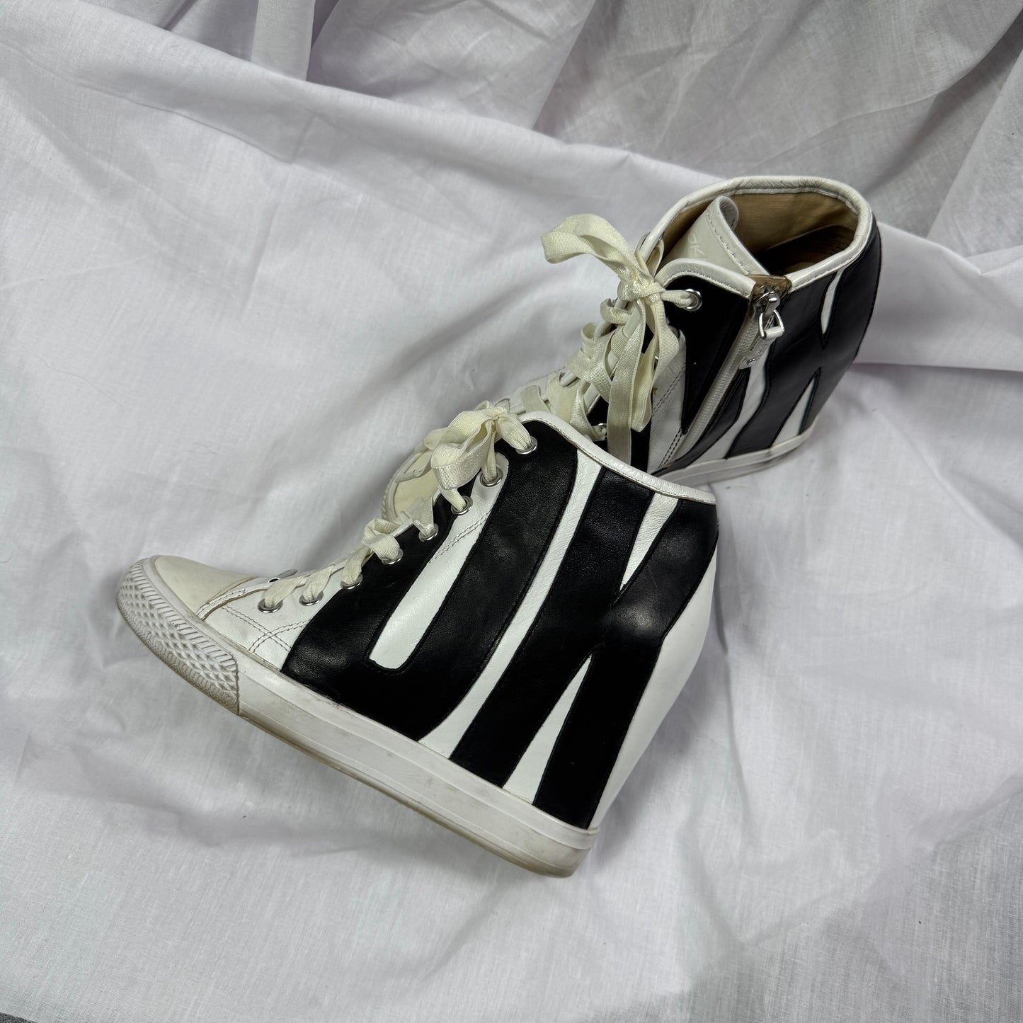 DKNY Vintage Wedge Sneakers 39.5/40