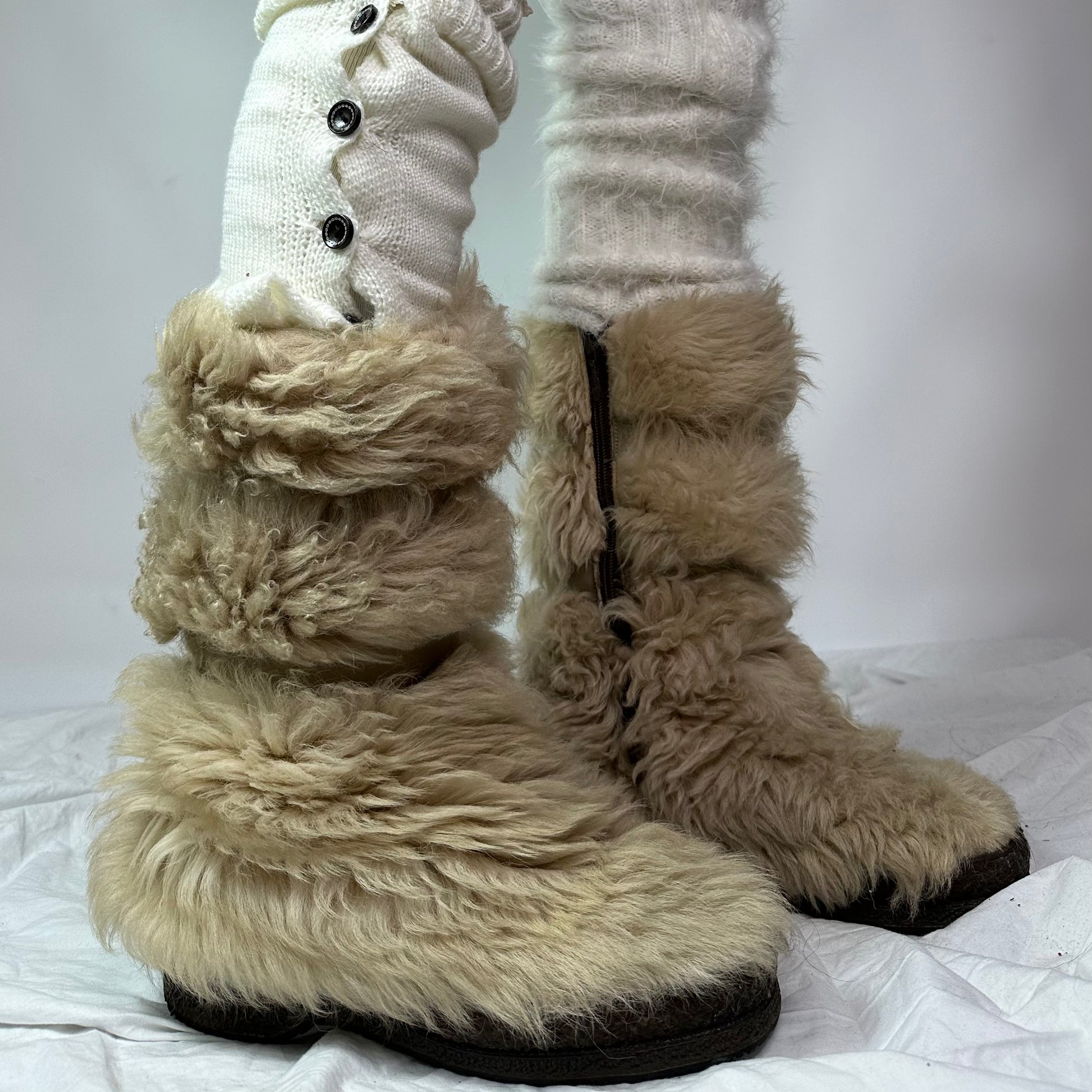 Vintage online fur boots