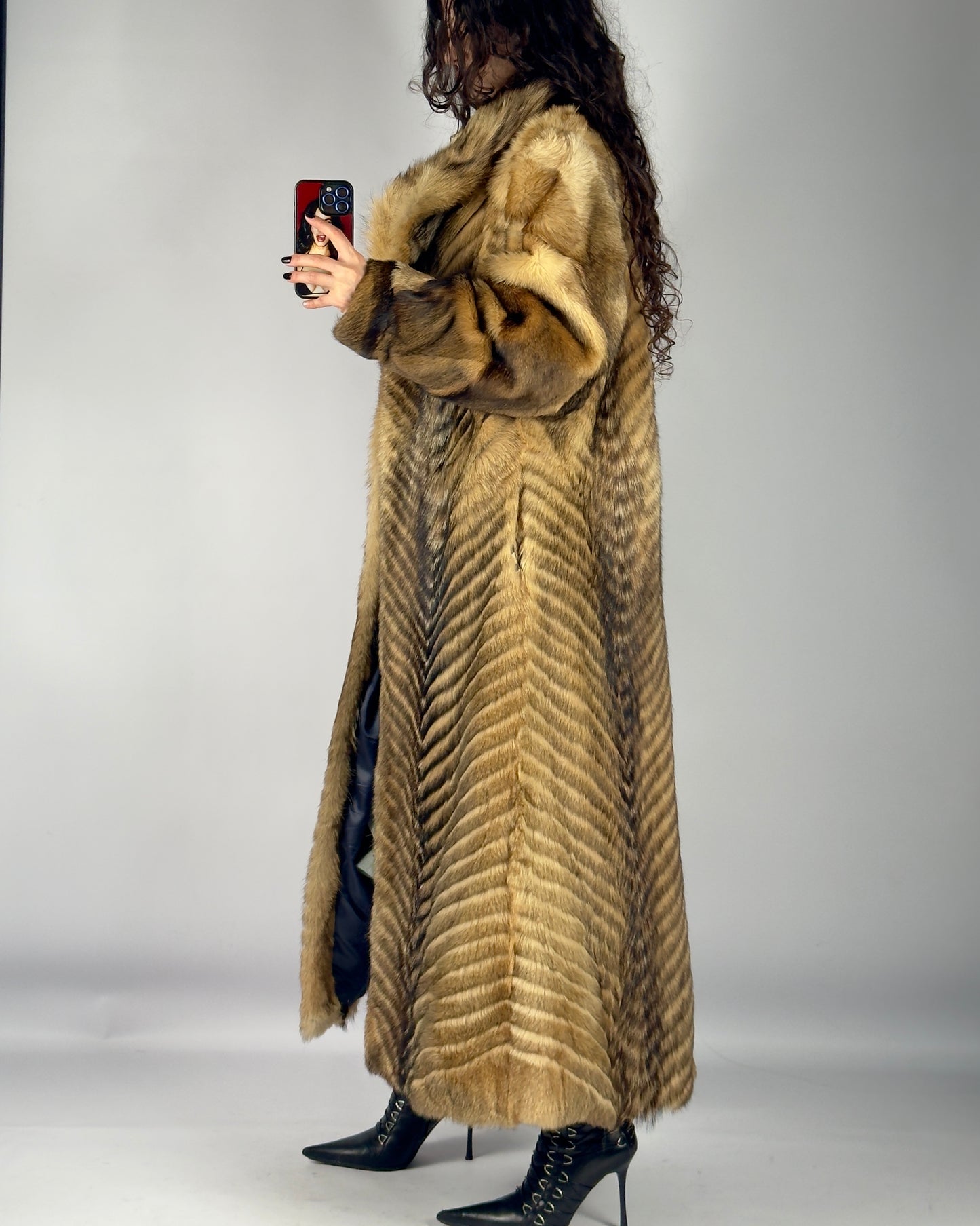 Vintage Fur Coat — M/XL