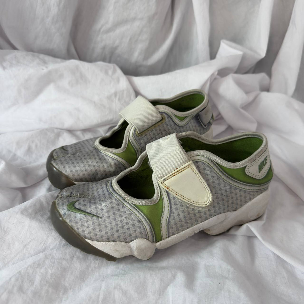 Nike Rift Tabi Vintage Silver Ballet Flats — 36/36.5